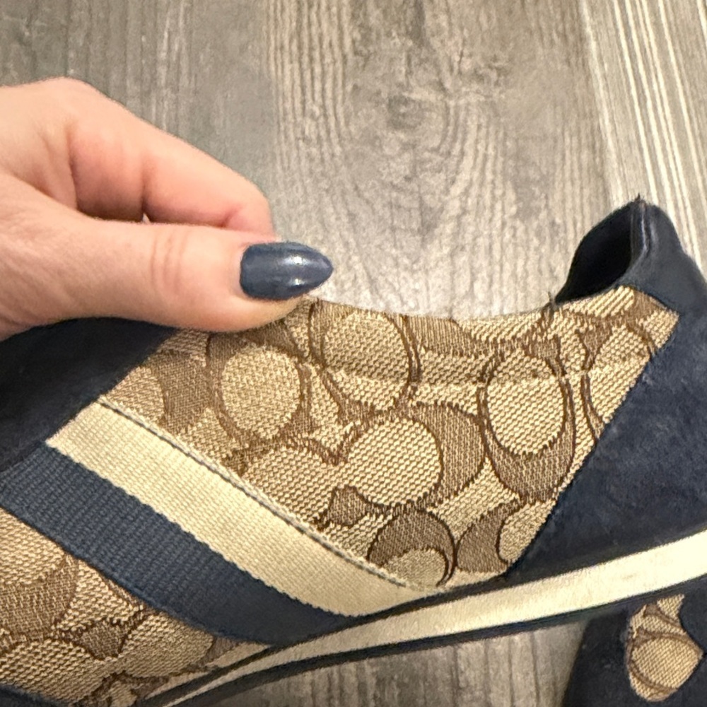 Coach Kelson Signature Logo Navy Blue and Tan Low Rise Sneakers Size 9.5 - Picture 3 of 10